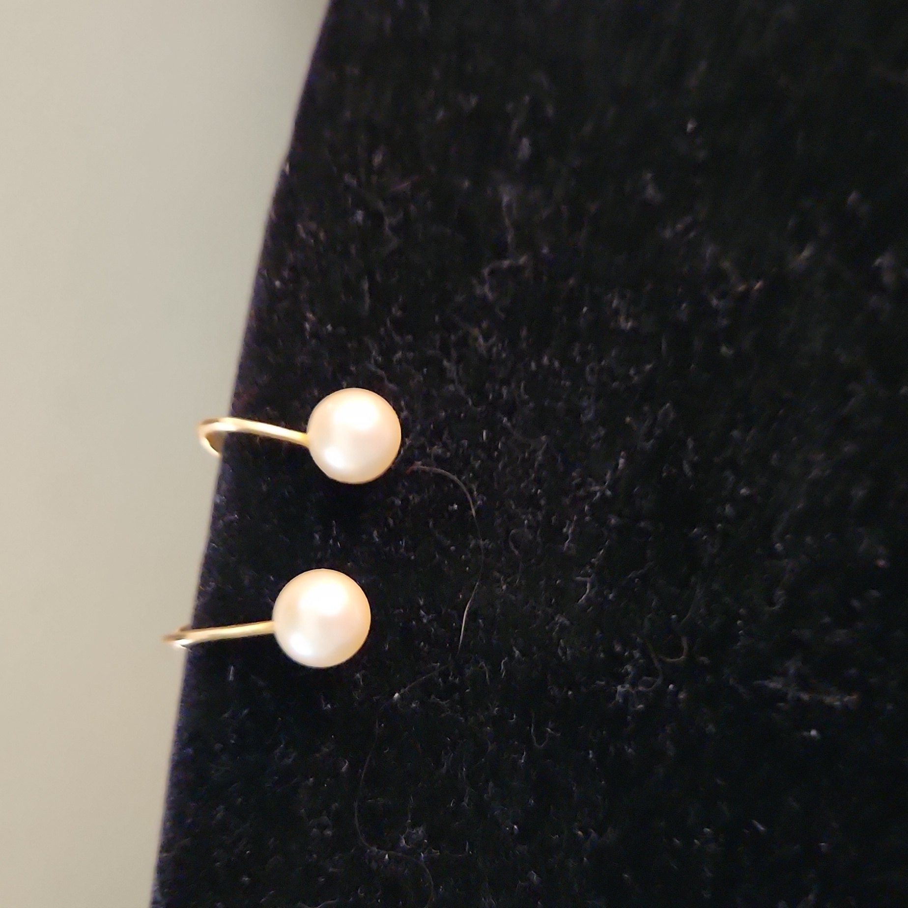 Vintage Signed Marvella Pearl Screw On Earrings